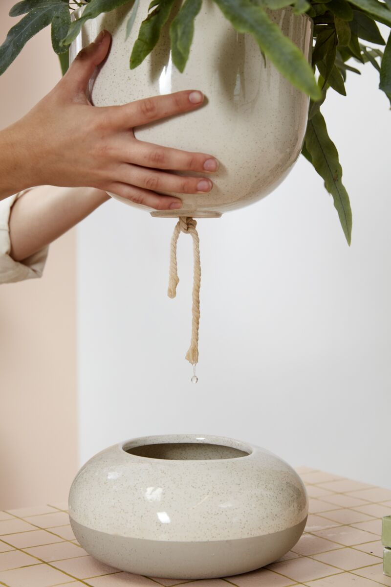 Tartu pot with saucer