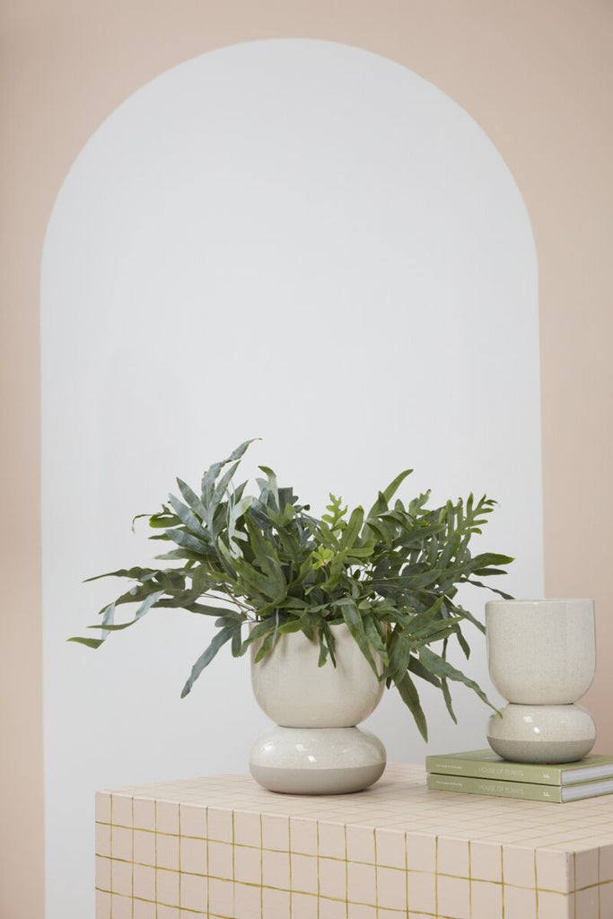 Tartu pot with saucer GIA AND THE BLOOMS