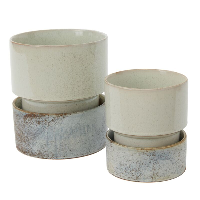Endeavor pot with saucer