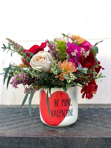 Petite Vase flower arrangement - Be Mine, Valentine